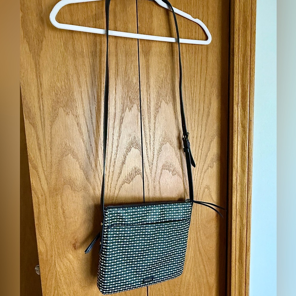 LIGHLY USED: Fossil Black and White Woven Crossbody